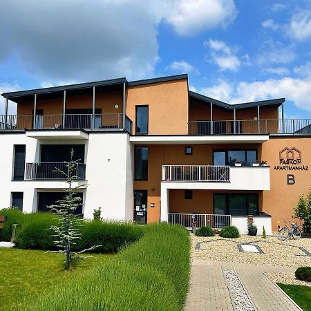 Paskom Apartmanház Nyergesujfalu Exterior foto